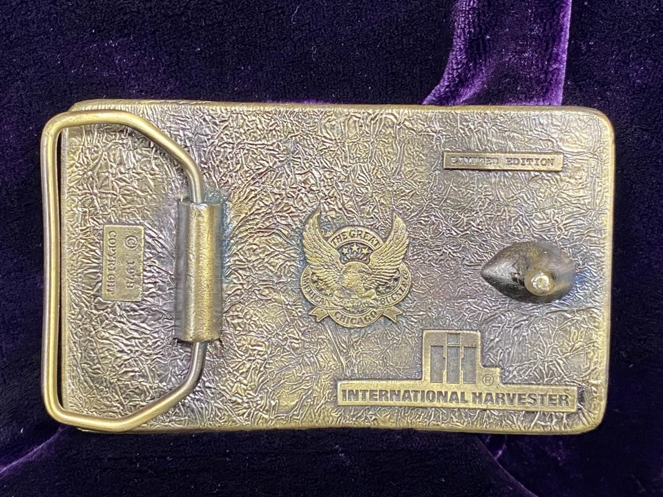 Fivela de cinto vintage 1978 International Harvester fluxo axial combinação edição limitada - Imagem 2 de 4