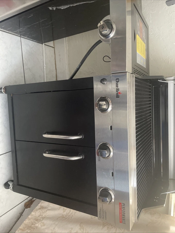 Parrilla Charbroil exterior nunca usada VENTA MUDANZA Foto 4 de 4