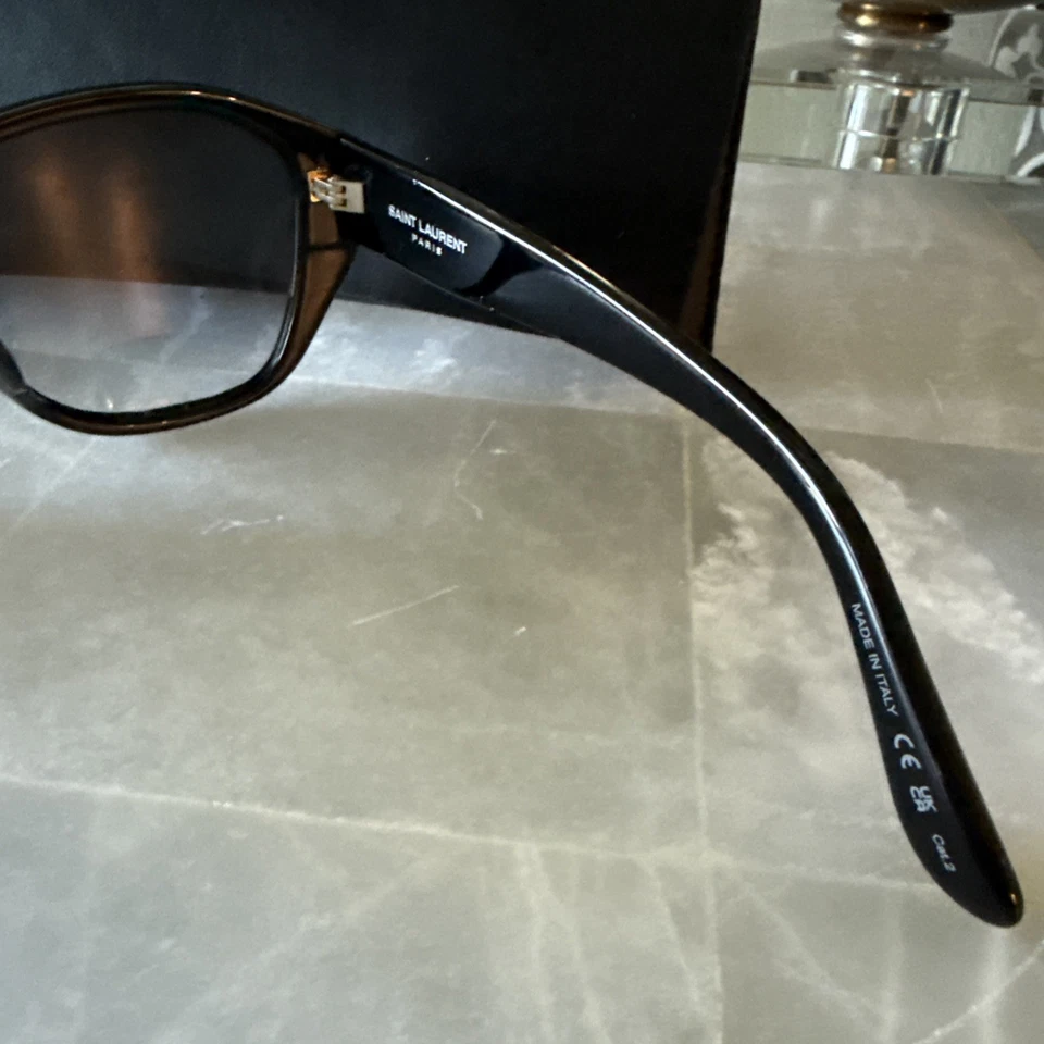 Óculos de sol Yves Saint Laurent YSL - Imagem 3 de 4