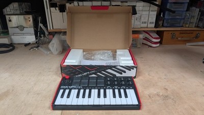 Akai MPK Mini MK3 Midi Keyboard Controller 25 Tasten, USB, 8 Pads