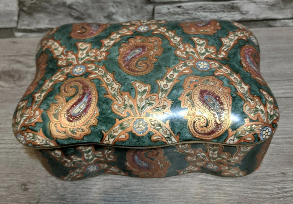 Vintage Toyo Trading Co New Country Gear 8.5" x 6" x 3.5" Porcelain Trinket Box - Image 3 of 4