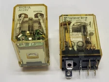 LOT OF 2 New IDEC RH2B-UL  AC24V  RELAY 24VAC  50/60Hz