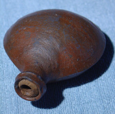 secouette en terre cuite de Ger, poterie manche.