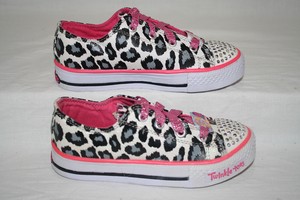 skechers leopard print