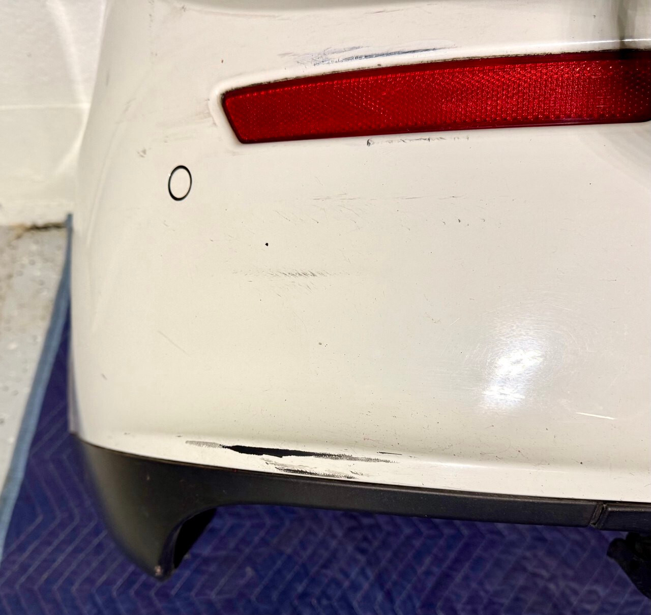 2014-2017 MASERATI GHIBLI REAR BUMPER COVER PANEL W/ REFLECTOR LIGHT LAMPS OEM