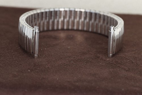 Hadley-Roma 16mm-21mm Stretchable Stainless Steel Watch Bracelet/Band, MB7016W - Picture 2 of 2