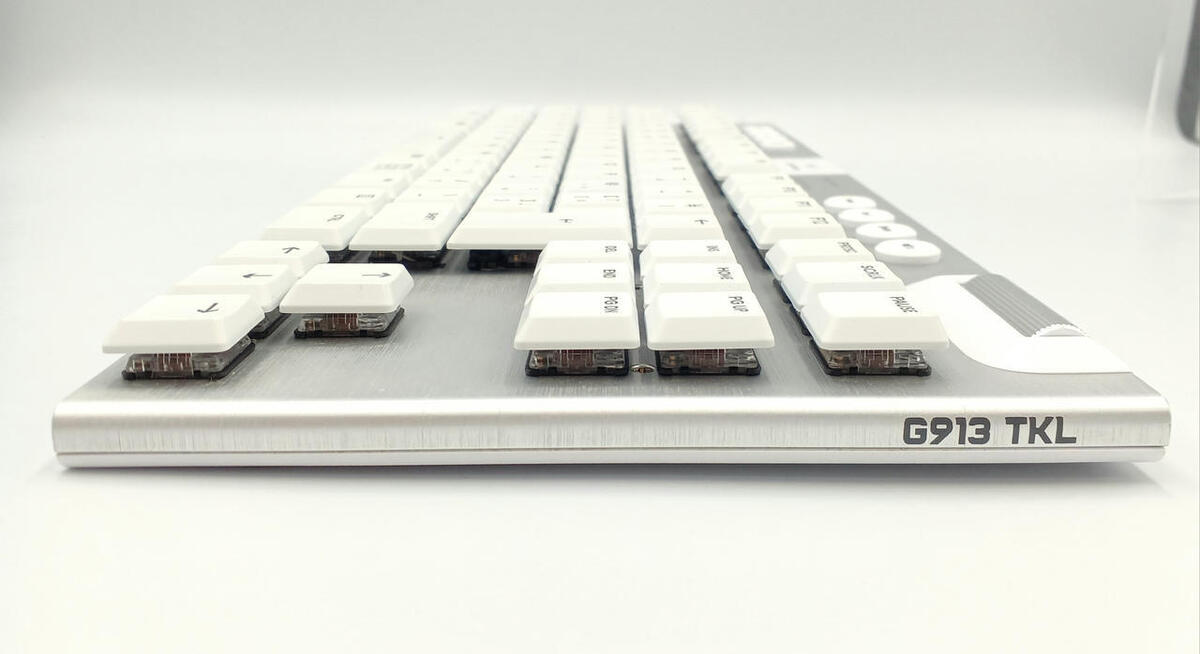 Logicool G913 TKL Lightspeed Wireless Gaming Keyboard Good Logicool G913 TKL Lightspeed Wireless Gaming Keyboard Good