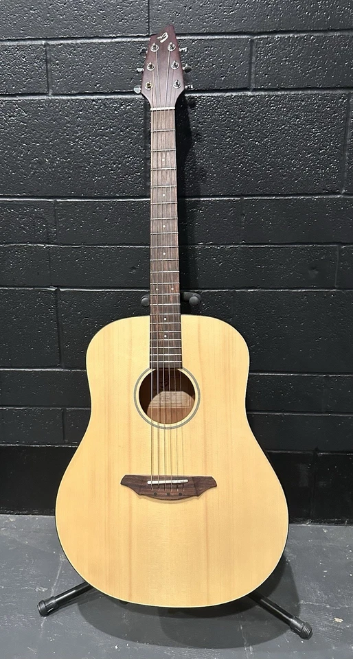 Б/у акустическая гитара Breedlove Passport D200SMP с жестким чехлом Roadrunner - Изображение 4 из 4