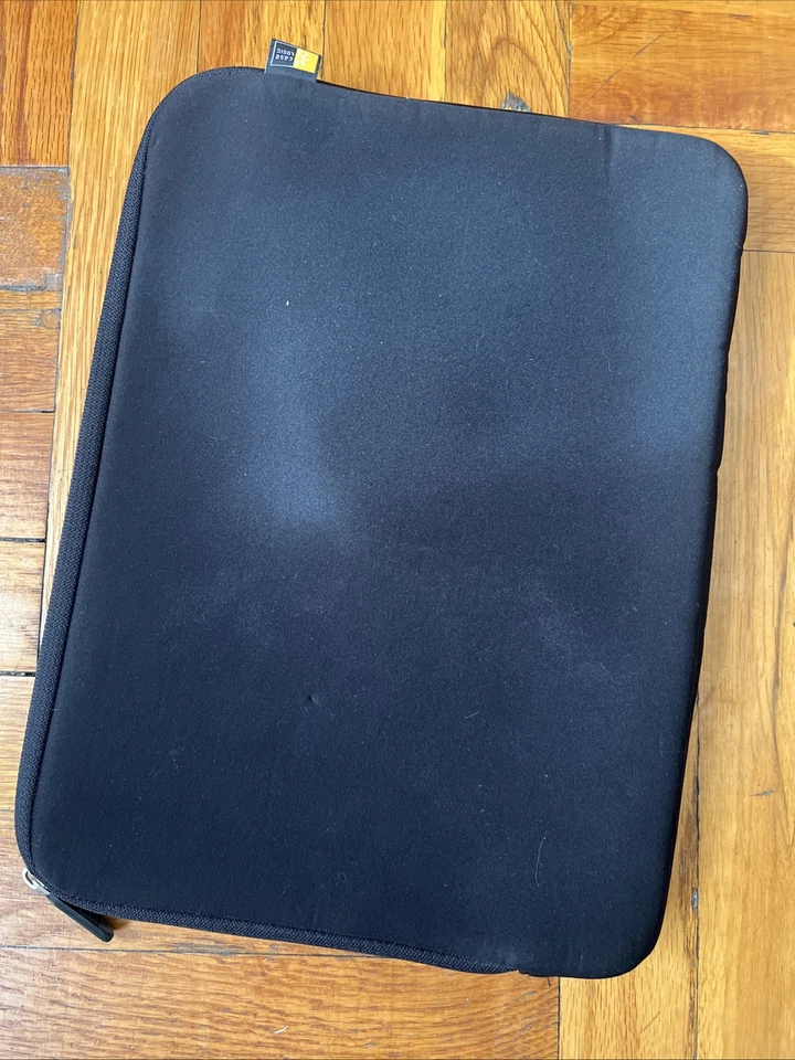 Case Logic PAS213 13" MacBook Pro Laptop Sleeve Zippered Case (13.3 in) Black - Image 4 of 4