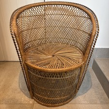 Sedia anni 70 vasca a botte pavone vimini boho tiki nero e beige braccia rafia ottime condizioni fr