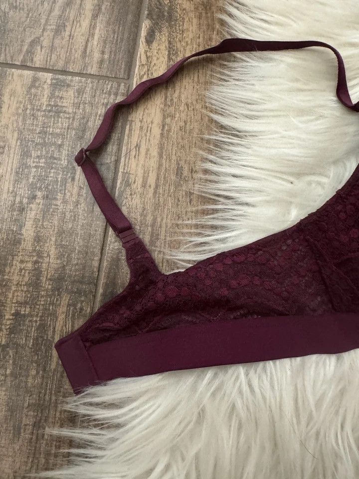 Sexy Sujetador Victoria's Secret 34B Forrado Sin Alambres Granate Encaje Dorado Logo Foto 4 de 4