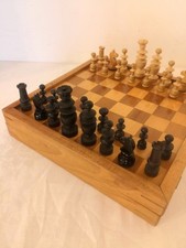 Antikes Schachspiel antik Holz Schachfiguren Intarsien Schachbrett Backgammon