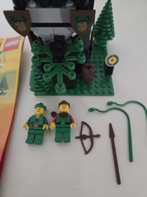 LEGO Castle 6054 Forestmen's Hideout  with Instructions 