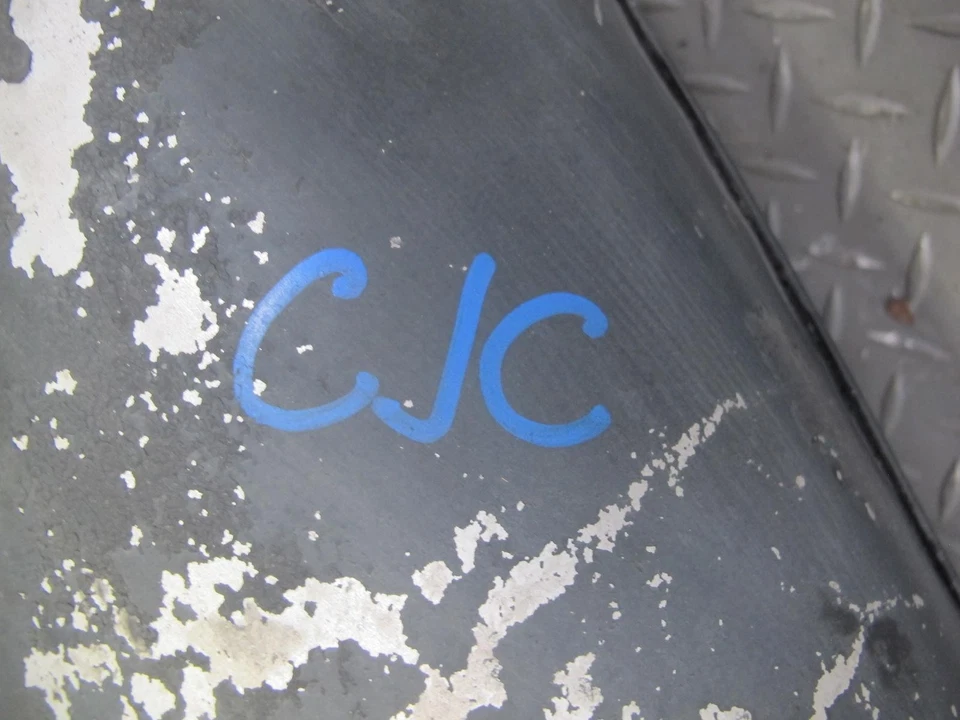 92-96 雪佛兰 CORVETTE C4 后部左出口消声器 10143518 原始设备制造商 — 第 2/4 张图片