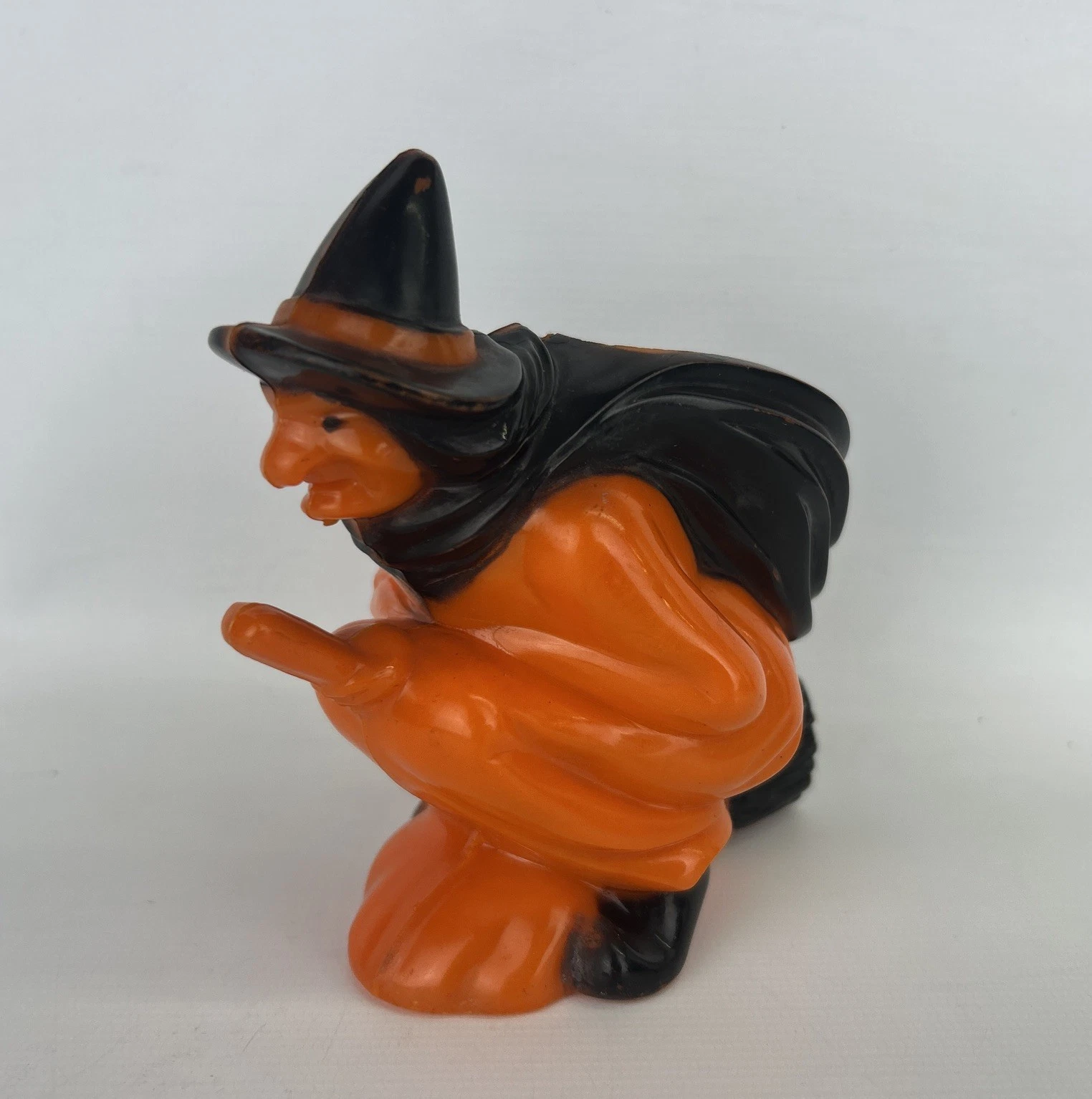 Spooktacular Finds: The Fascinating World of Halloween Rosbro Collectibles