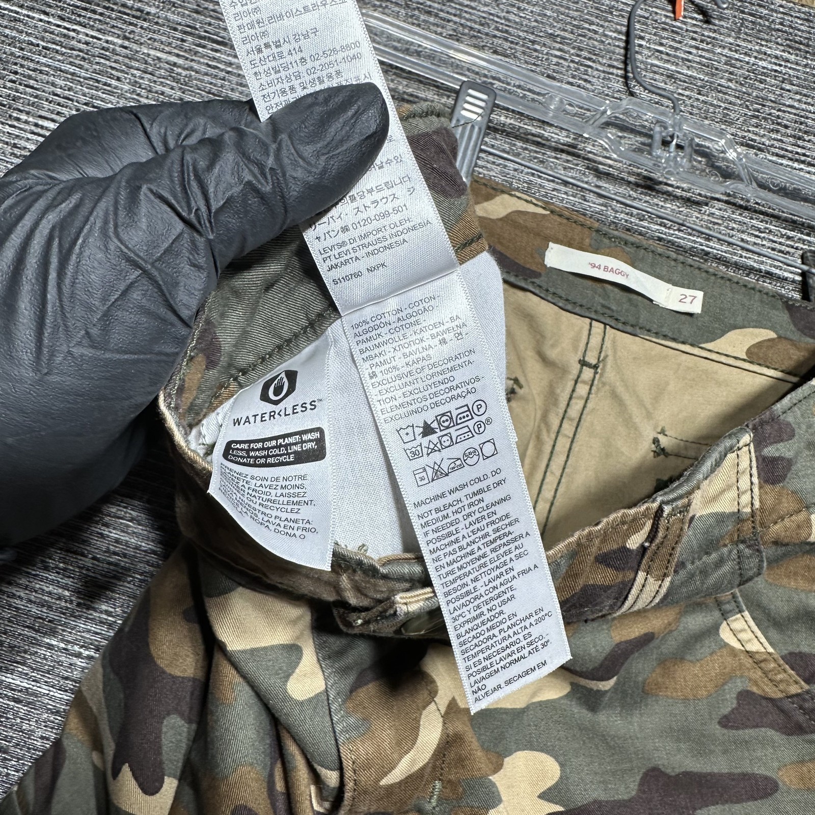 Levi's 94' Baggy Pants Women's Size 27 Green Camouflage Y2K Cargo Style thumbnail 10