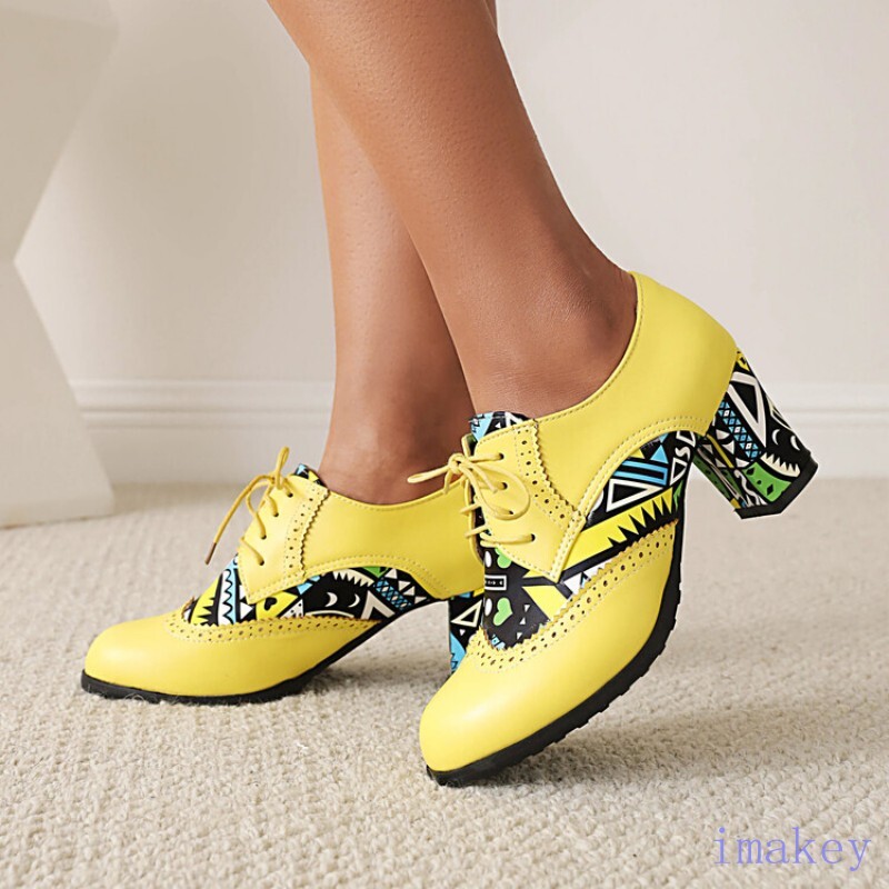 Women Brogue Carved Pump Shoes Round Toe Vogue 2022 Lace Up Mid Block Heel Shoes