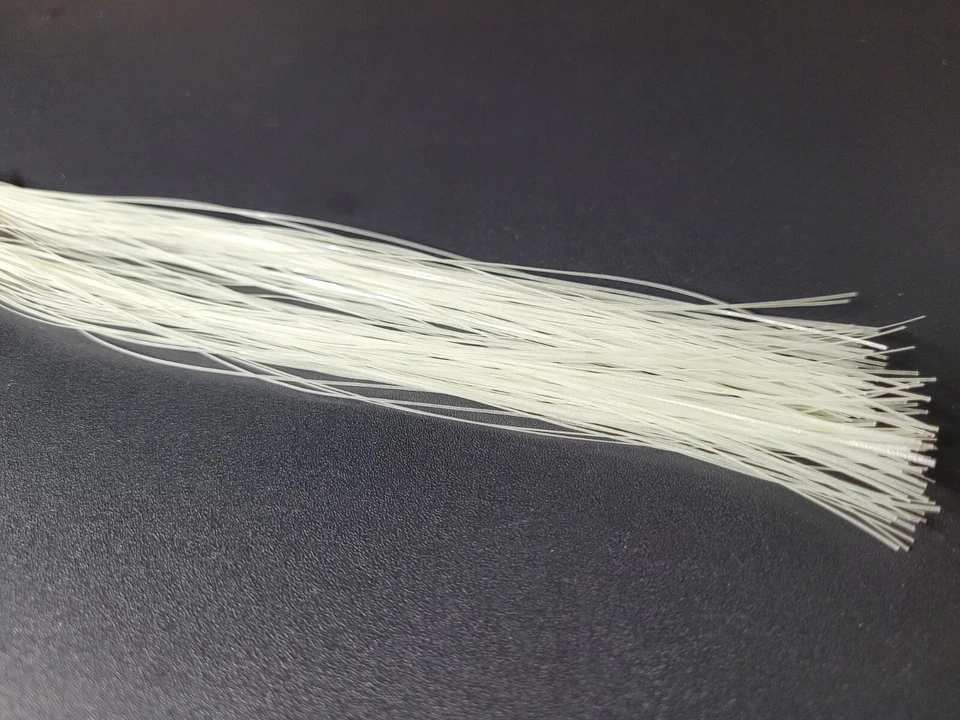 GLOW IN THE DARK FLASHABOU - Material Flash para atar moscas - Hank de 12 pulgadas - ¡NUEVO! Foto 4 de 4