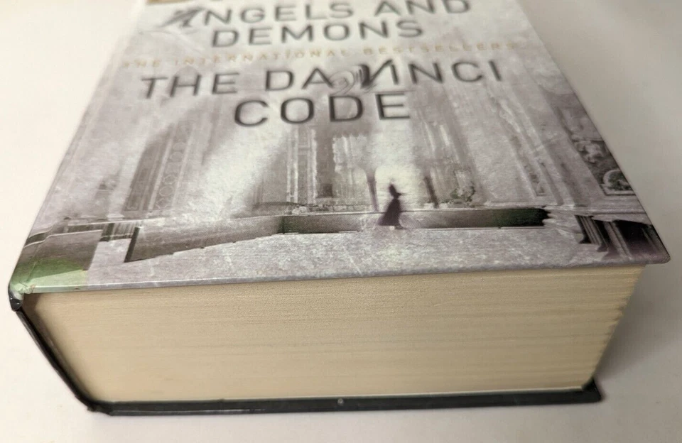 Angels and Demons and The Da Vinci Code A Robert Langdon Omnibus by Dan Brown - Image 4 of 4