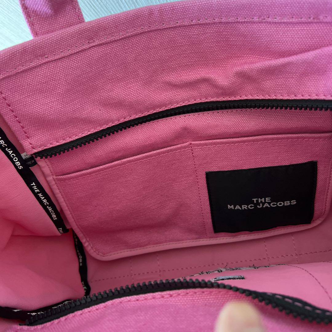 MARC JACOBS X MAGDA ARCHER Collaboration The Tote Bag… Gem