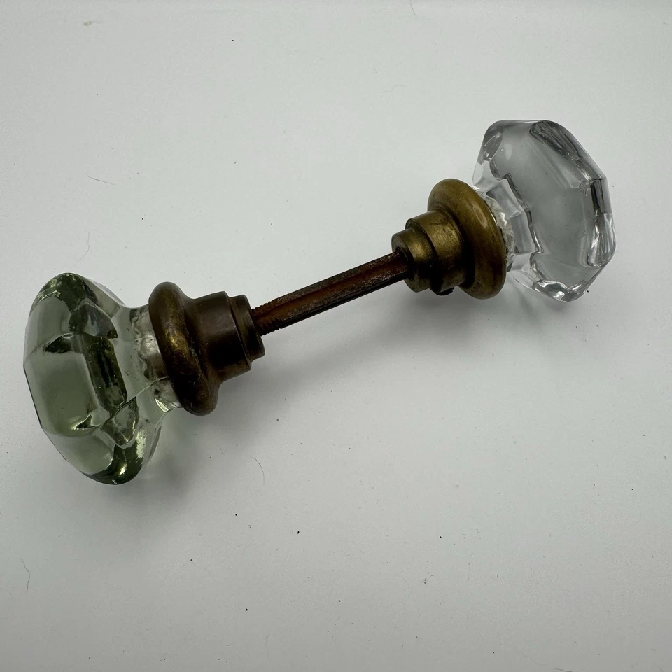 Perillas de puerta antiguas vintage de latón de vidrio transparente 8 puntos husillo octágono herrajes Foto 2 de 4