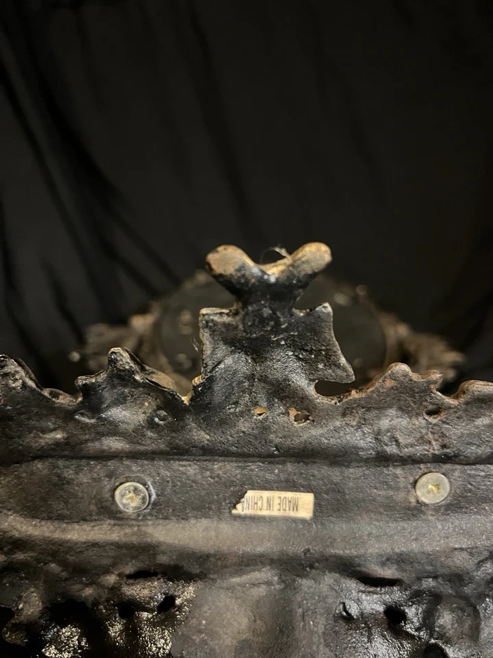 Espejo de tocador vintage de latón fundido pulido ornamentado con bandeja para baratijas Foto 4 de 4