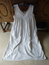 EUC Ashley Ames Cotton Long Floral Nightgown Small white pockets sleeveless