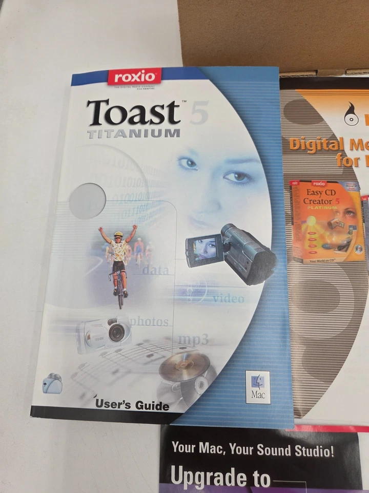 Big Box Roxio Toast 5 Titanium CD/DVD Burning Software for Apple Power PC Macs - Image 3 of 4