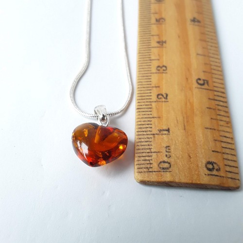 Baltic amber HEART pendant necklace, gemstone pendant on a silver color chain - Picture 11 of 13