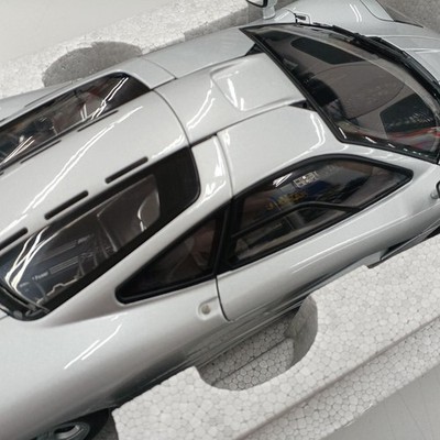McLaren F1 AUTOart 1/18 Signature Series Metallic Silver Rare