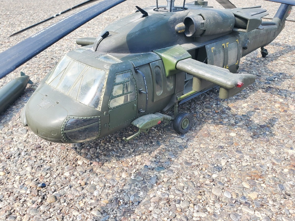Elite Forces BBI US Army Black Hawk Helicopter 1:18 Scale Bombs