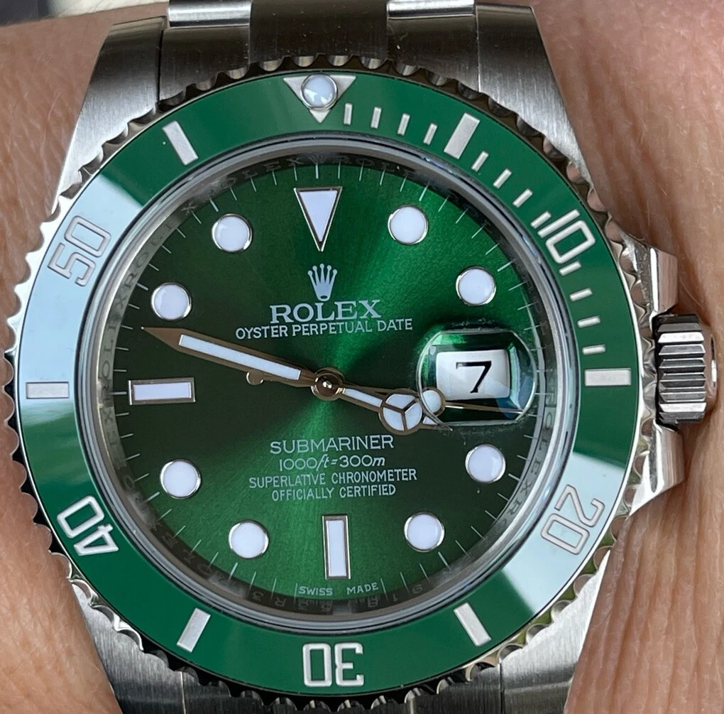 Rolex 116610LV Stainless Steel Submariner Hulk 40mm Green Dial Green Ceramic