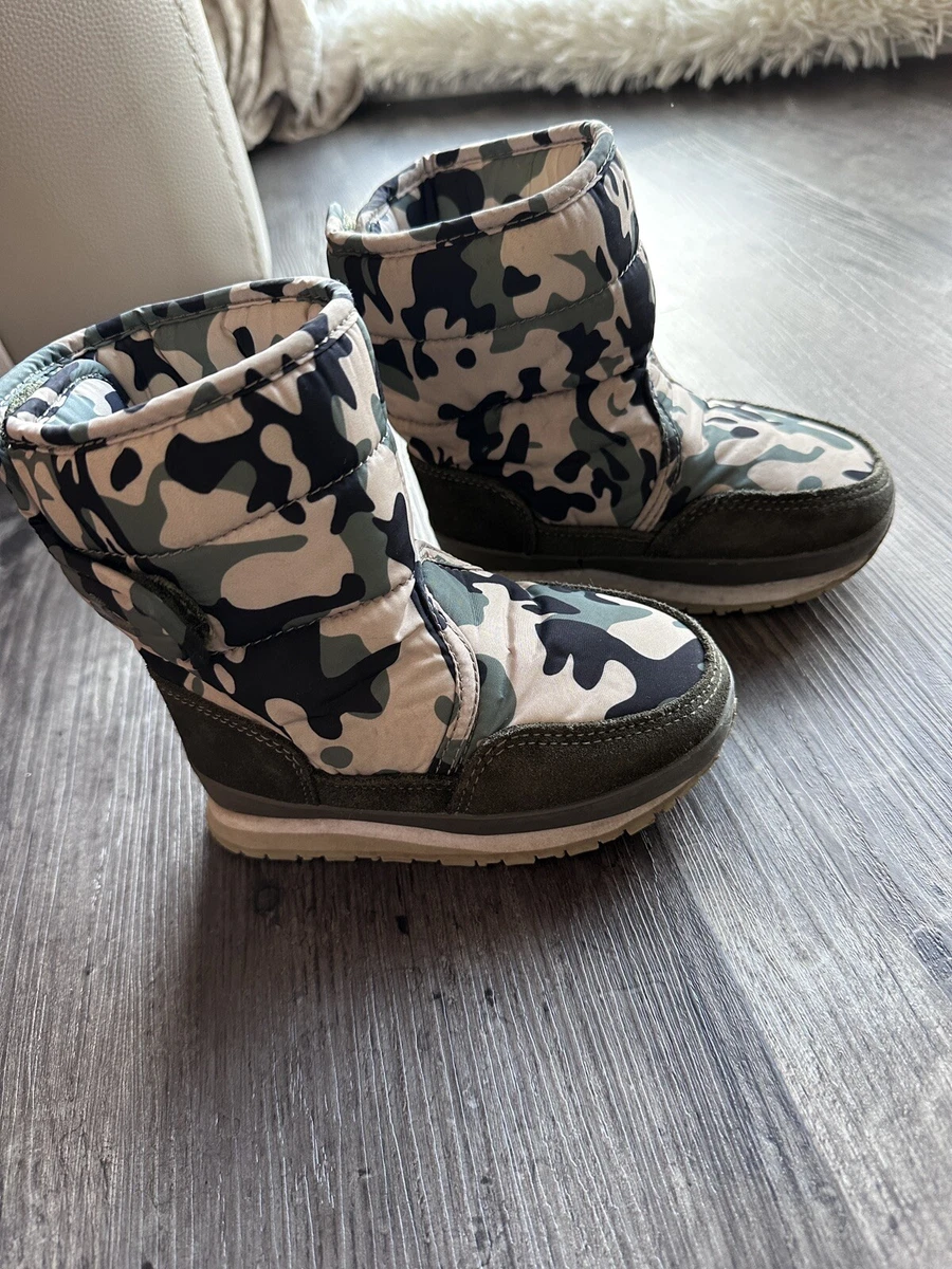 Rubber duck sales snow boots