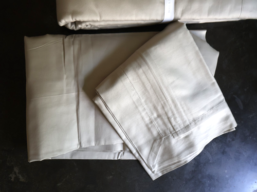 New 3 PCS Boll & Branch Signature Hemmed Duvet cover & KING 2 SHAMS Shore Gray - Picture 5 of 6