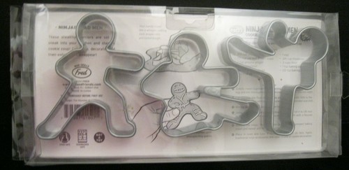 FRED & FRIENDS NINJABREAD MEN COOKIE CUTTERS SET OF 3 ABS PLASTIC 2010 EDIT NEW! - Picture 3 of 3