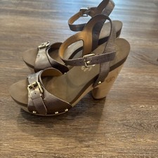 FLOGG sandals Pewter size 6.5 wood heels platform leather ankle buckle