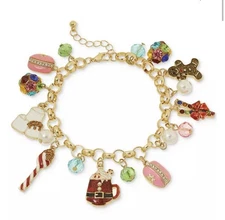 Macy’s Holiday Lane Christmas Charm Bracelet New Gold Tone Clasp Chain Style