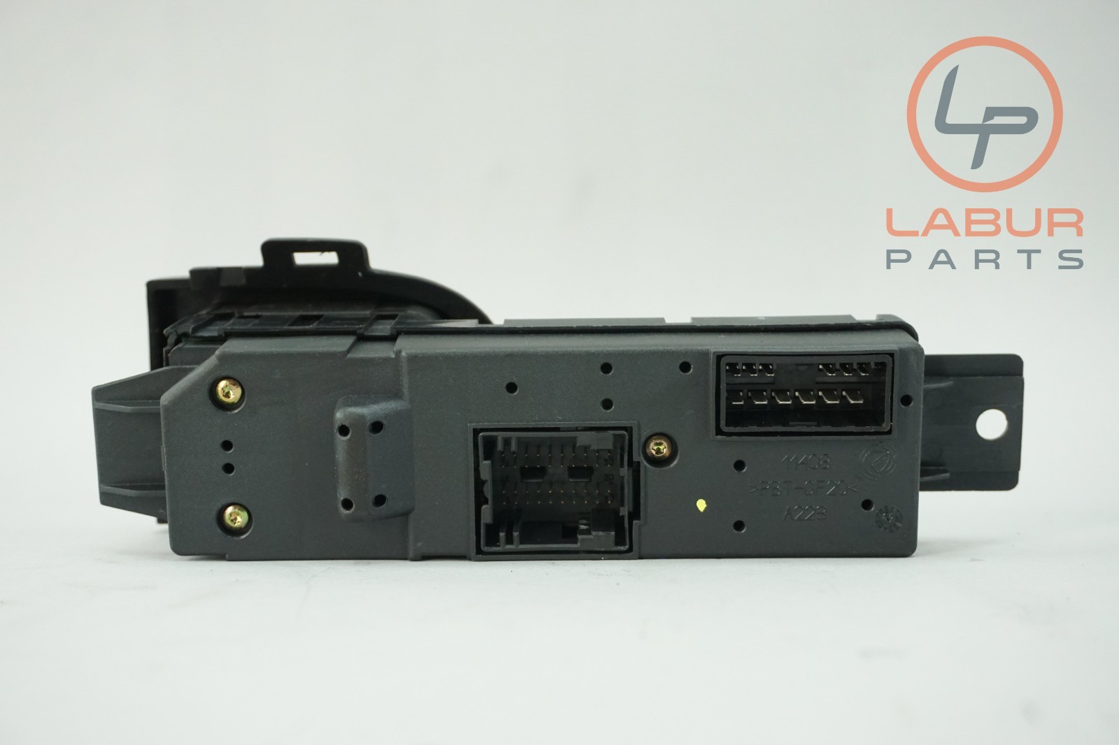 M139 03-13 Maserati Quattroporte Front Right Passenger Door Window Switch B1015