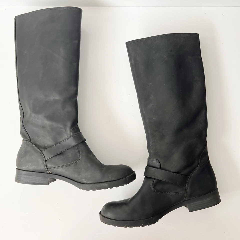 Botas de montar Xhilaration vintage de cuero negro hasta la rodilla talla 9,5 hebilla de motociclista Foto 4 de 4