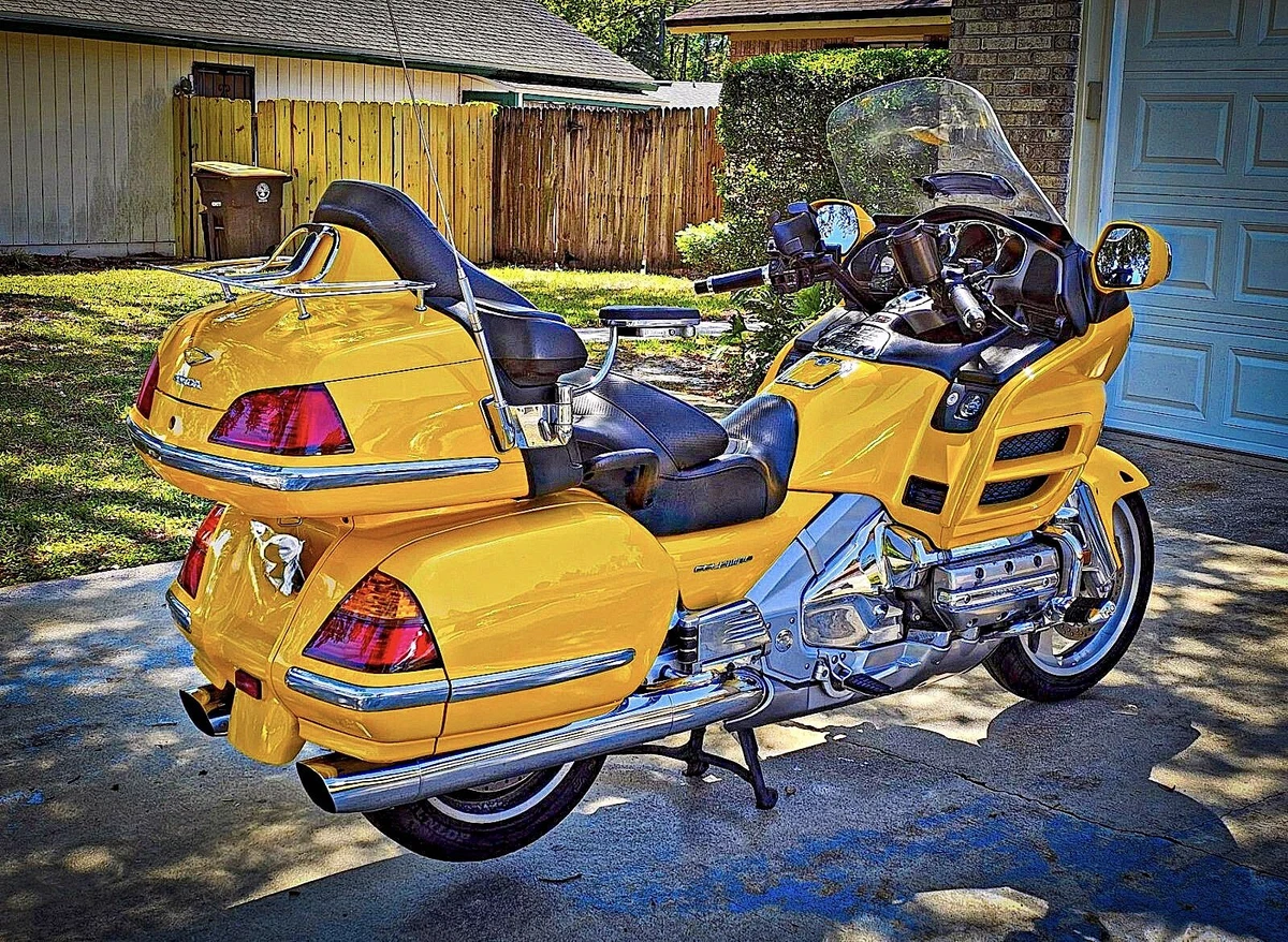 2005 Honda Gold Wing GL1800 30th Anniversary Edition - right rear profile