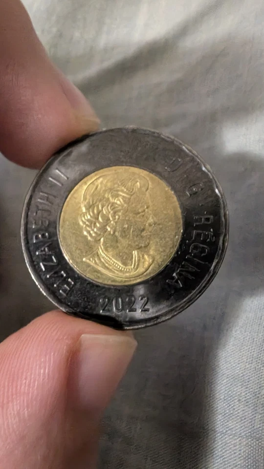 Canada 2022 Queen Elizabeth II Black Ring Toonie w/ Edge Stamp Andulation Defect - Image 3 of 4