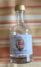 1 pusta butelka ginu „Norderneyer Sanddork Gin” 0,1 litra do dekoracji