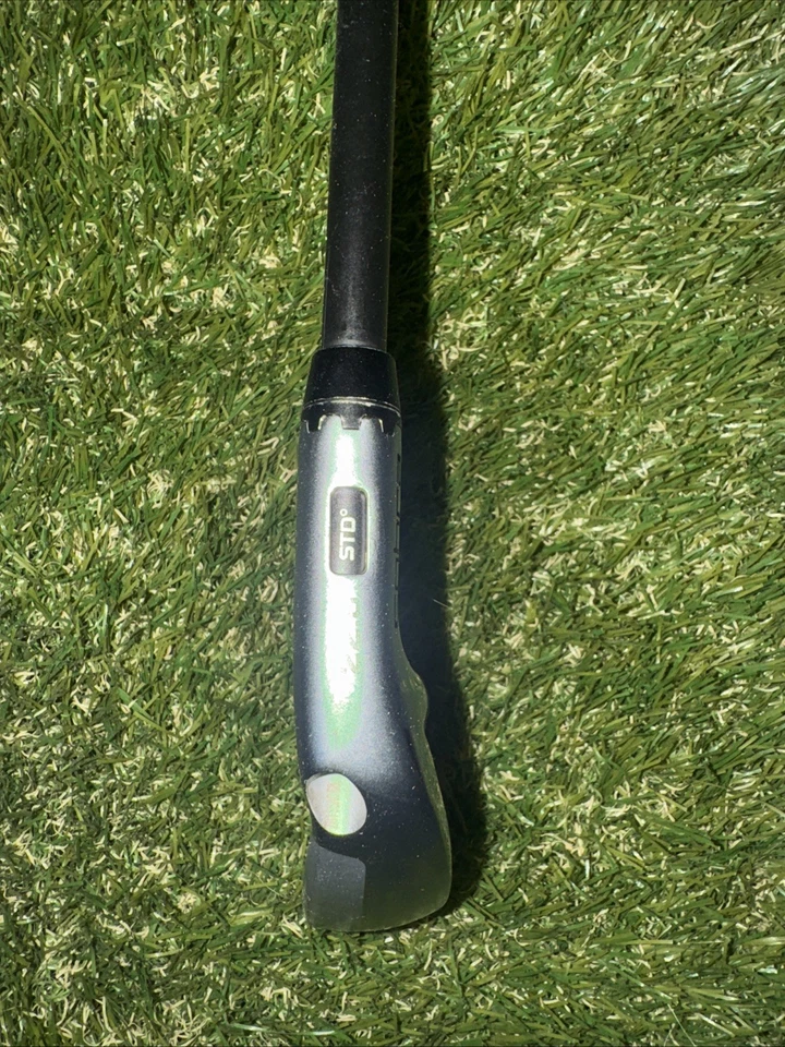 RH Cobra KING 4-I Utility 22.5° STD loft Adj +/- 1.5* Stiff 6.0 Catalyst Shaft - Image 2 of 4