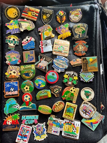 Lot of 246 pcs Enamel Shocker / soccer pins brooch pin - Picture 3 of 13