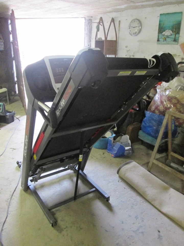 vendo tappetino corsa elettrico , piu' programmi,cardiofrequenz.+ inclinazioni,  - Immagine 4 di 4