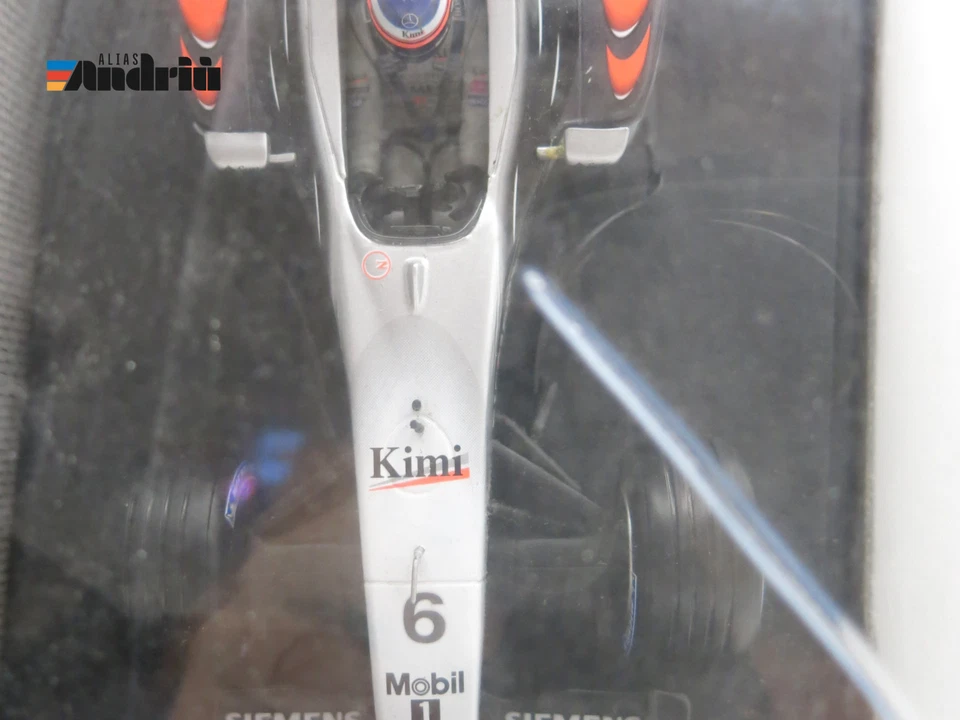 McLaren MP4/17D 2003 Kimi Raikkonen 1:18 Hotwheels - Immagine 4 di 4
