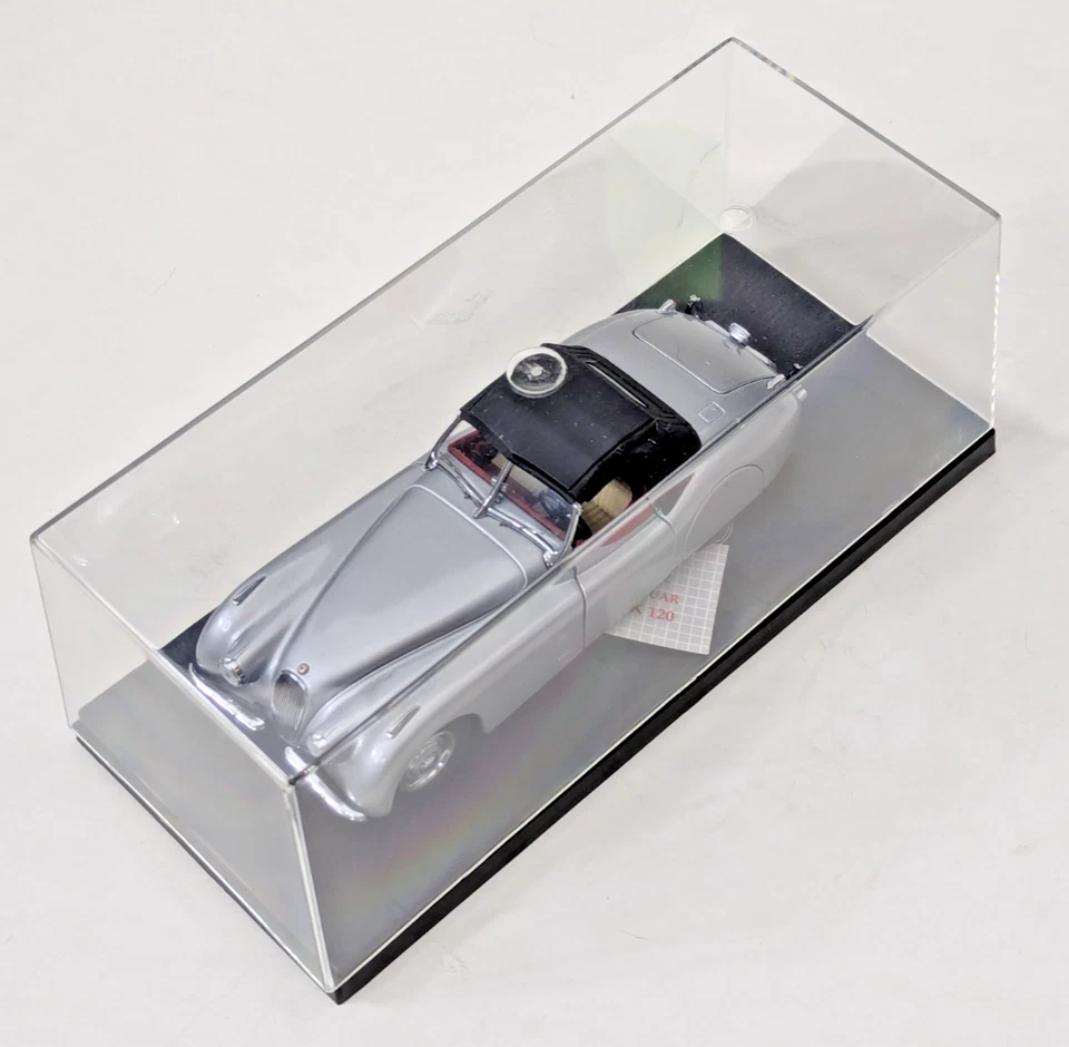 Литая модель Franklin Mint 1952 Jaguar XK 120 серебристая масштаб 1:24 с витриной - Изображение 2 из 4