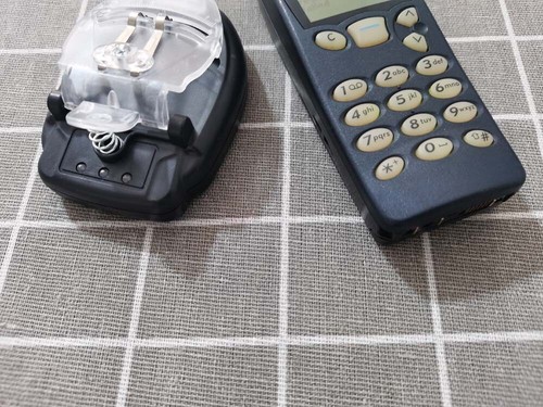 Nokia 5110 2G GSM 900 entsperrt Englisch Handy getestet voll funktionsfähig - Bild 2 von 8