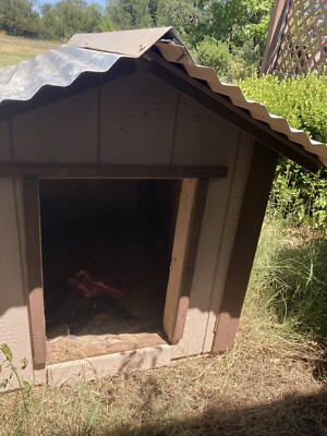 dog house outdoor medium