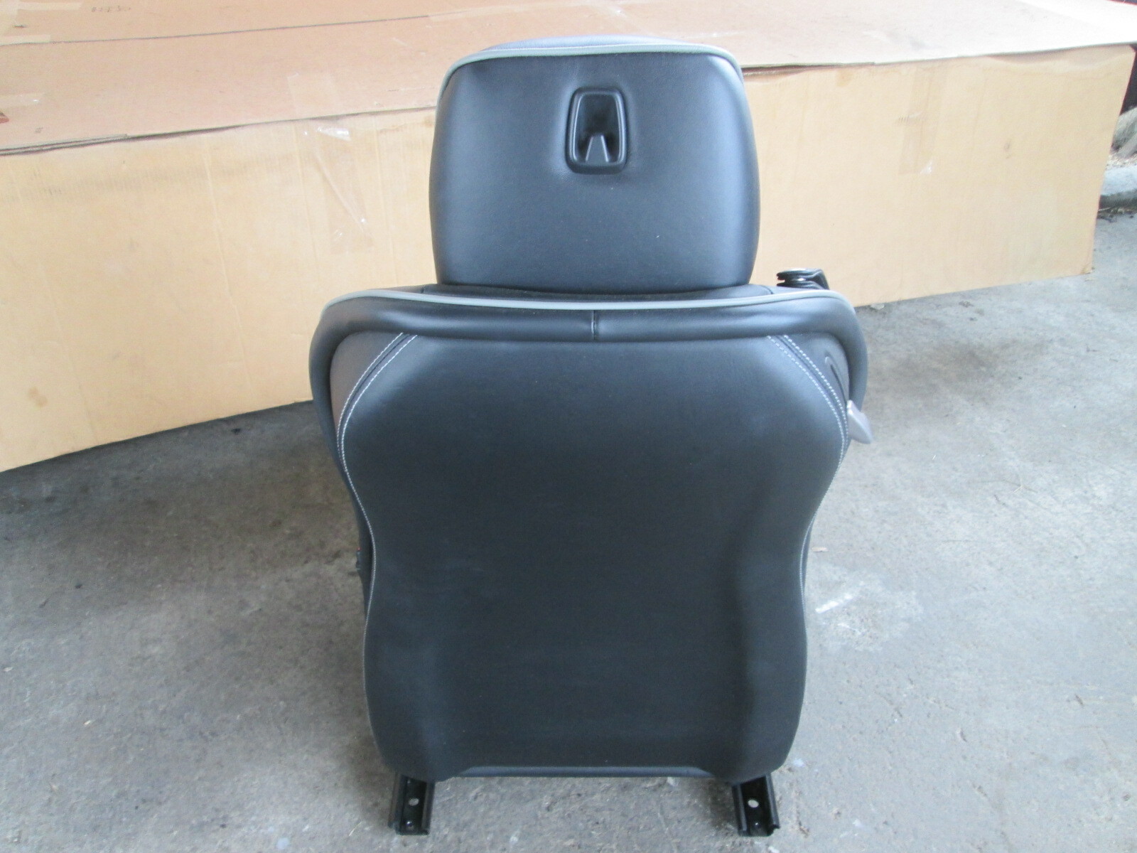 Ferrari California - RH Seat Complete